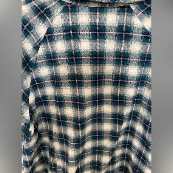 ✨ChicSoul Plaid Top Size 1X - Picture 8 of 9